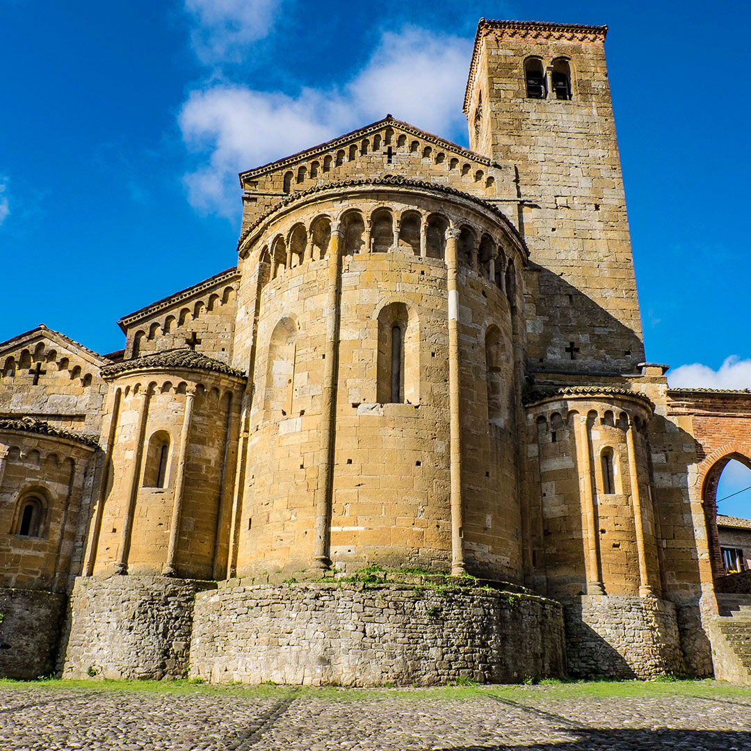 castell-arquato-sottopagina-piazza-monumentale-collegiata-retro-foto-francesco-premoli