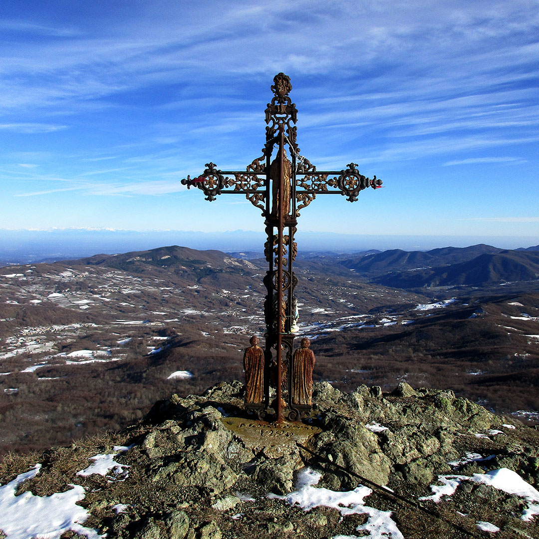 crinale-alta-val-d-arda-sentieri-cai-escursioni-trekking-Croce-Menegosa-piacenza