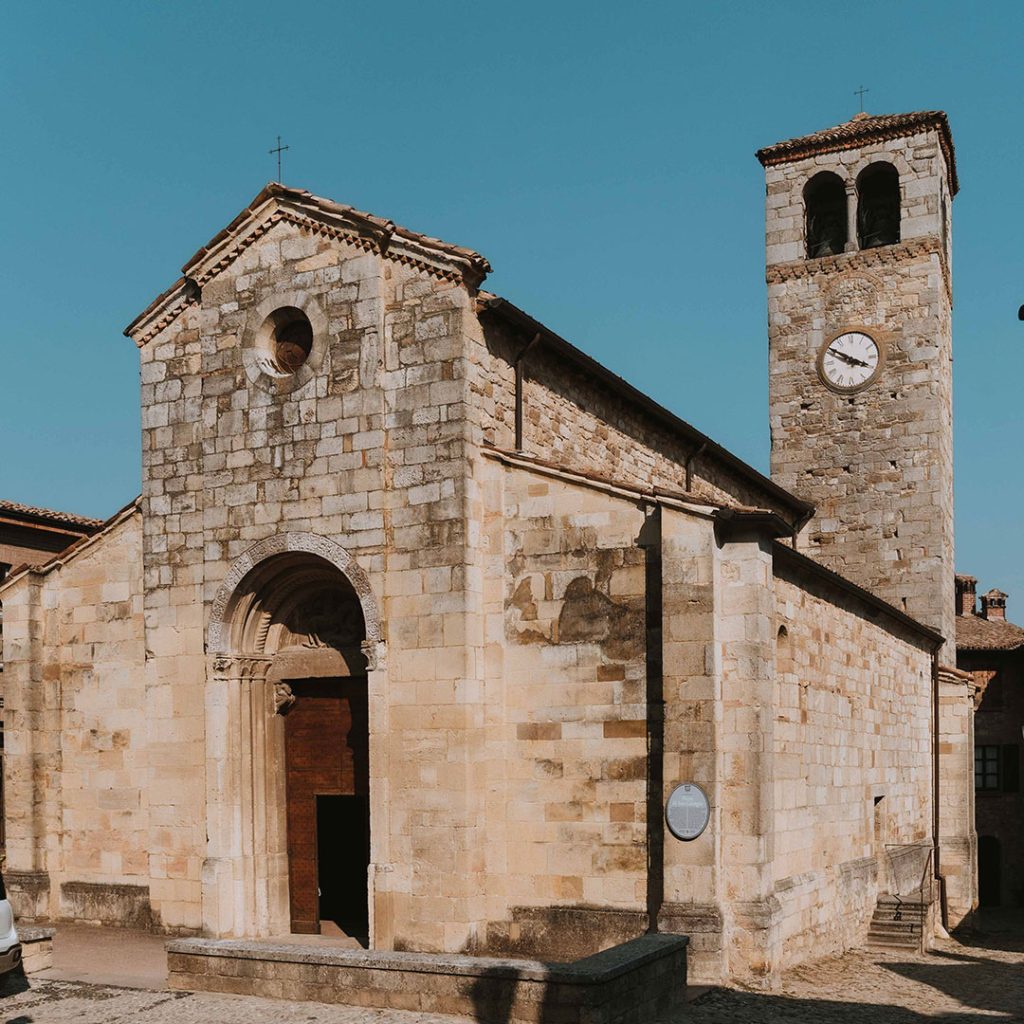 Facciata della Pieve di San Giorgio a  Vigoleno 