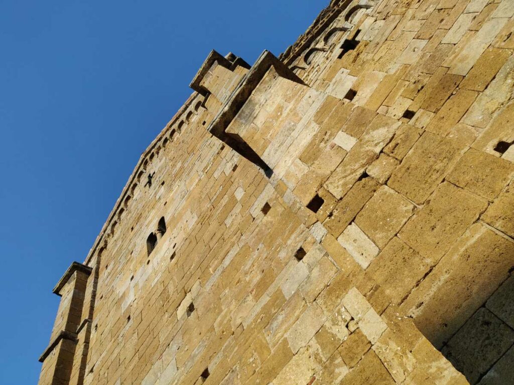 La facciata della Collegiata a Castell'Arquato - Piacenza