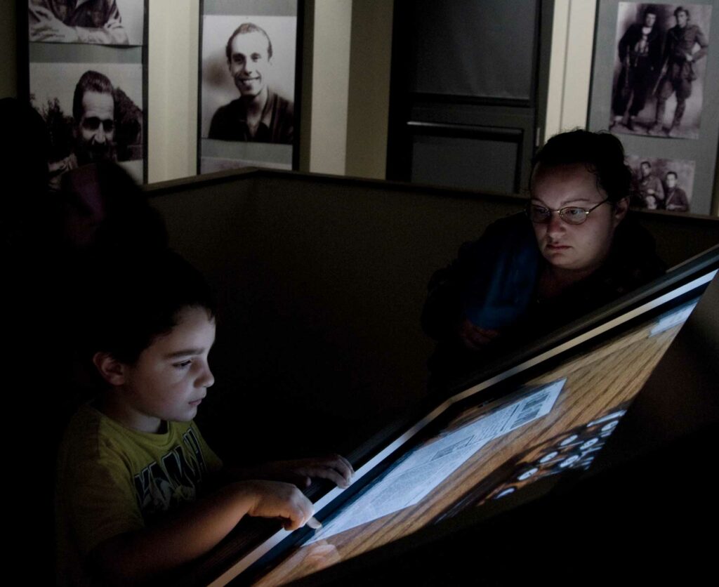 Bambini in visita al Museo della Resistenza Piacentina di Sperongia