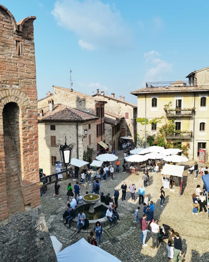 Vinoleno d'estate degustazioni nel borgo di Vigoleno