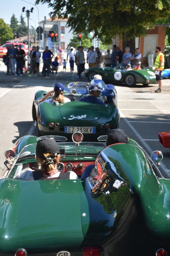 Auto da corsa d'epoca alla Silver Flag di Castell'Arquato