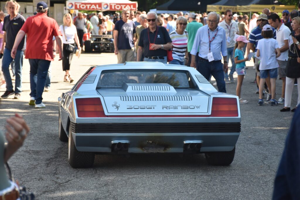 Auto da corsa Ferrari alla Silver Flag di Castell'Arquato