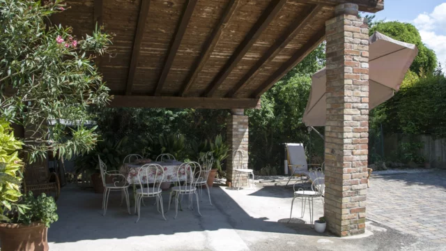 corte-veleia-appartamenti-turistici-castellarquato-piacenza-alta-val-d-arda-portico-2