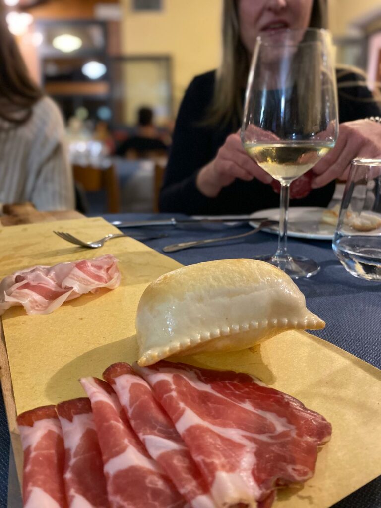 salumi-piacentini-gnocco-fritto-trattoria-la-costa-lugagnano-alta-val-d-arda